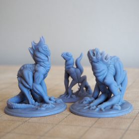 miniatures famille lézard sapiens vue de côté